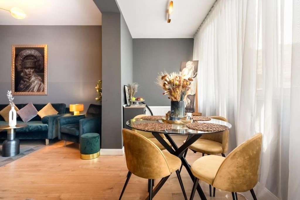 Intercontinental Apart - Massage Terrace Fireplace Bukares Bagian luar foto