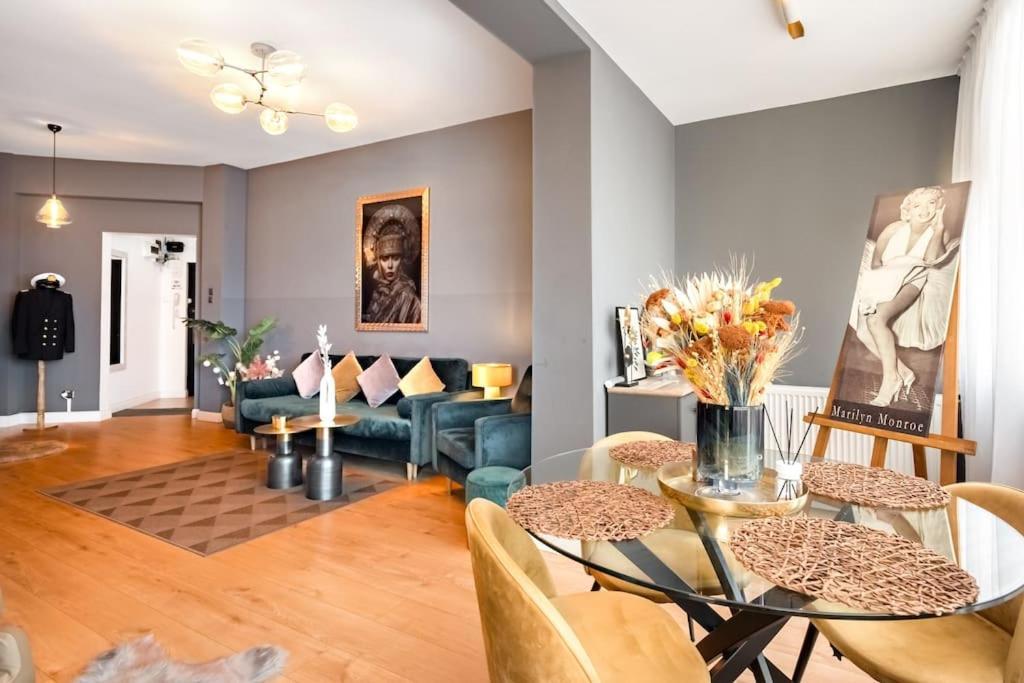 Intercontinental Apart - Massage Terrace Fireplace Bukares Bagian luar foto