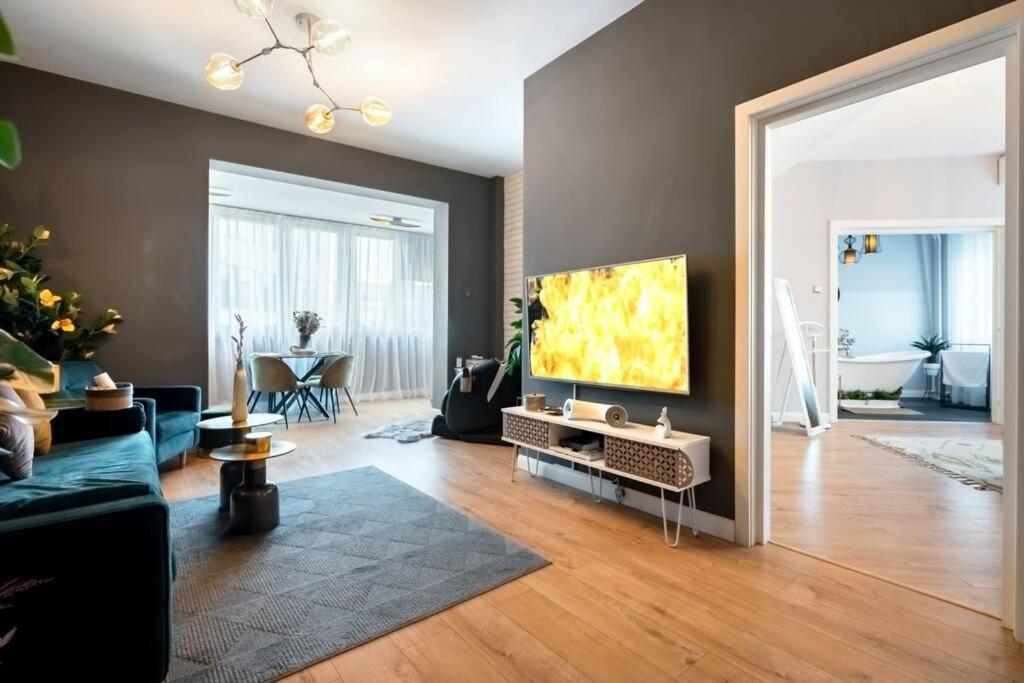 Intercontinental Apart - Massage Terrace Fireplace Bukares Bagian luar foto