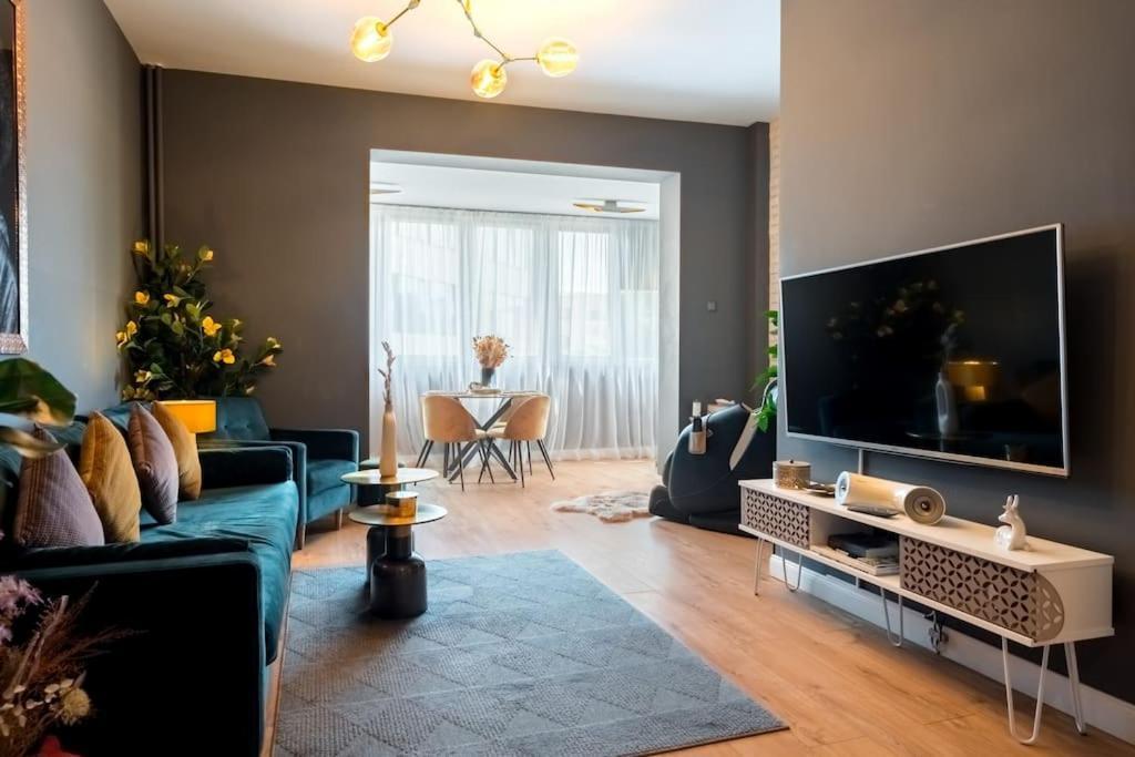 Intercontinental Apart - Massage Terrace Fireplace Bukares Bagian luar foto