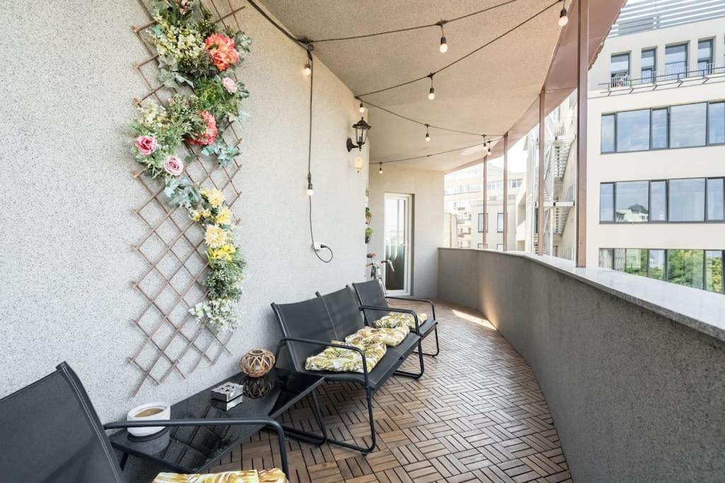 Intercontinental Apart - Massage Terrace Fireplace Bukares Bagian luar foto