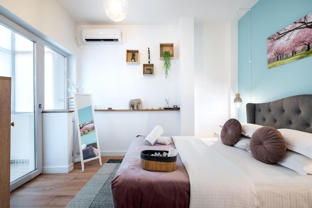 Intercontinental Apart - Massage Terrace Fireplace Bukares Bagian luar foto